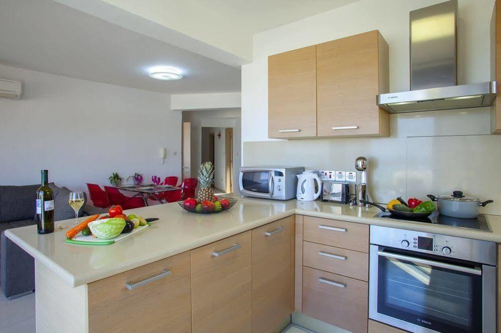 Fig Tree Bay Apartments Протарас Экстерьер фото